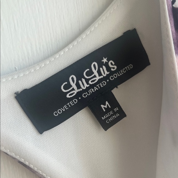 Lulu's Elegant Floral V-Neck Romper Size Medium - Picture 2 of 11